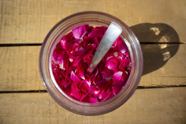 10 Edible Flowers Almost Too Pretty to Eat