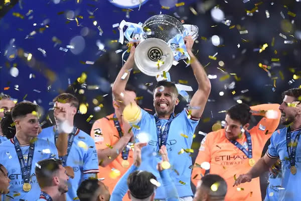 Manchester City should have already won the Ballon d’Or with one first-team star, insists Spain defender Daniel Vivian