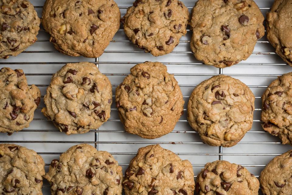 Copycat DoubleTree Chocolate Chip Cookies