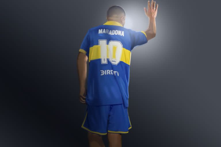 Juan Román Riquelme, con la camiseta de Maradona