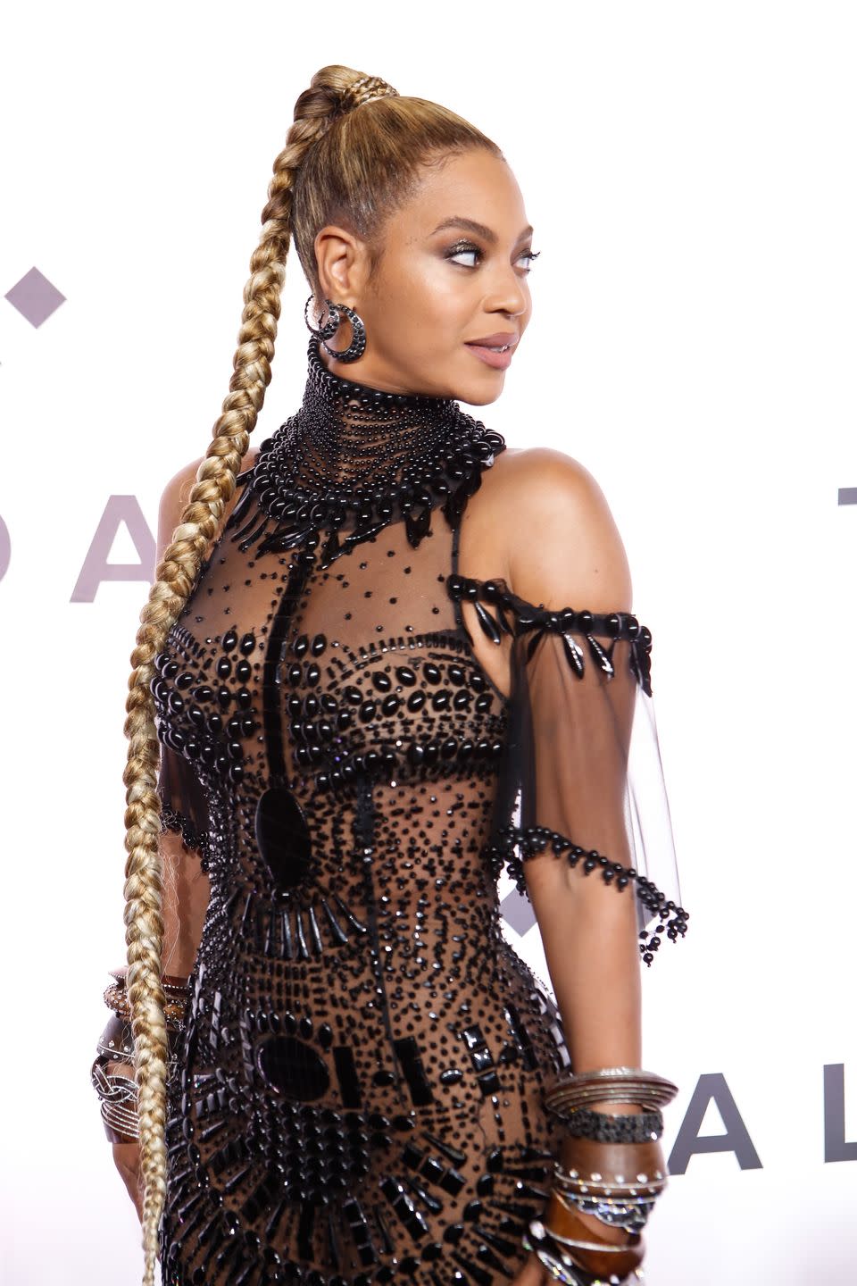 <p>This obedient braid gave us <a href="https://media.giphy.com/media/nSPEShm513TZ6/giphy.gif" rel="nofollow noopener" target="_blank" data-ylk="slk:this iconic hair moment;elm:context_link;itc:0;sec:content-canvas" class="link ">this iconic hair moment</a>. Bless you, Beyoncé's braid. </p>