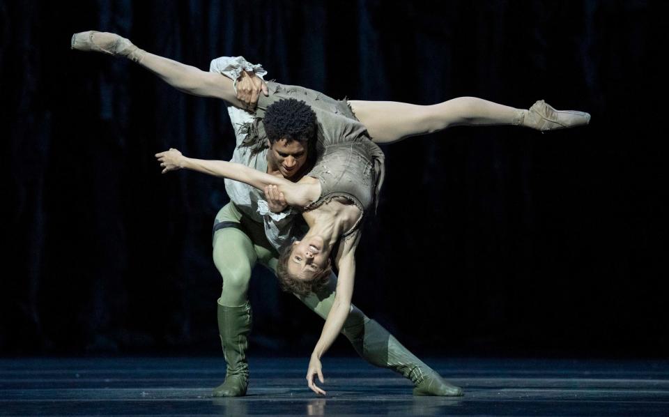 Manon performed by the Royal Ballet