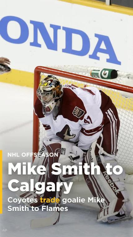Coyotes trade goalie Mike Smith to Flames