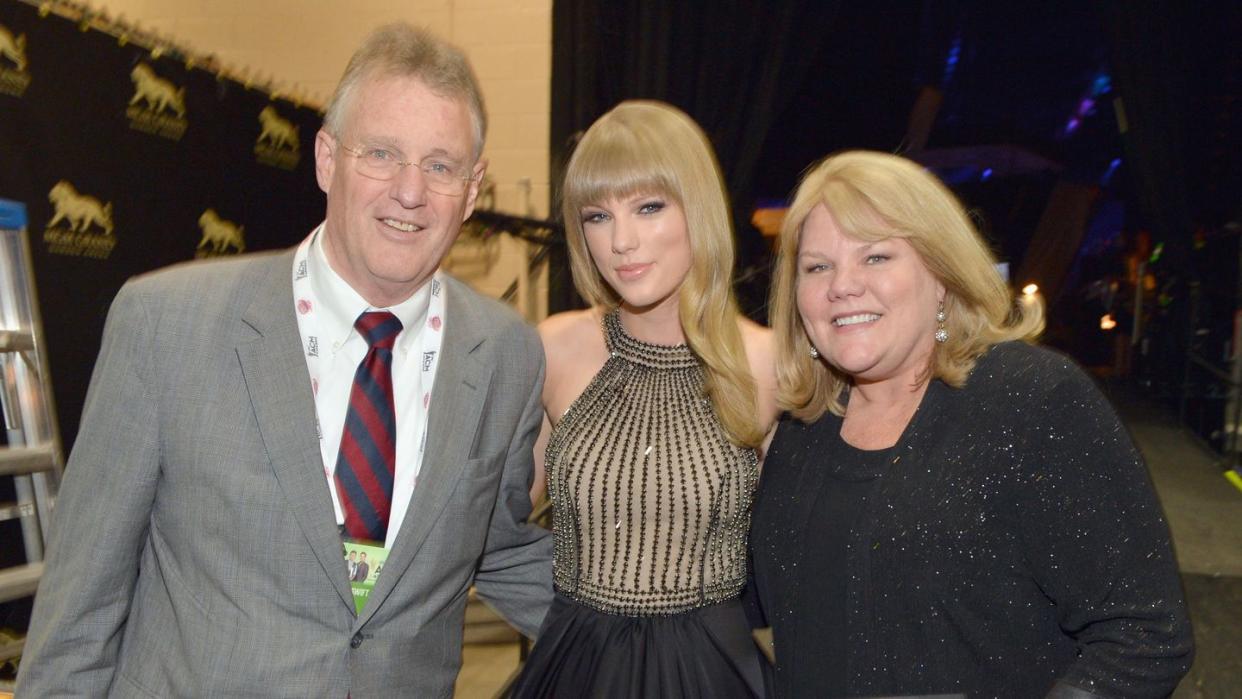 48th annual academy of country music awards backstage and audience