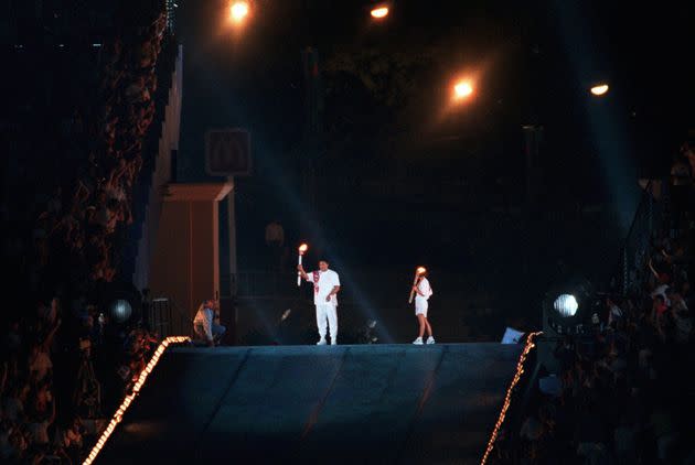 UNITED STATES - JULY 19:  OLYMPISCHE SPIELE: ATLANTA 1996/EROEFFNUNGSFEIER/19.7.96, Muhammad ALI mit dem OLYMPISCHEN FEUER  (Photo by Lutz Bongarts/Bongarts/Getty Images) (Photo: Lutz Bongarts via Getty Images)