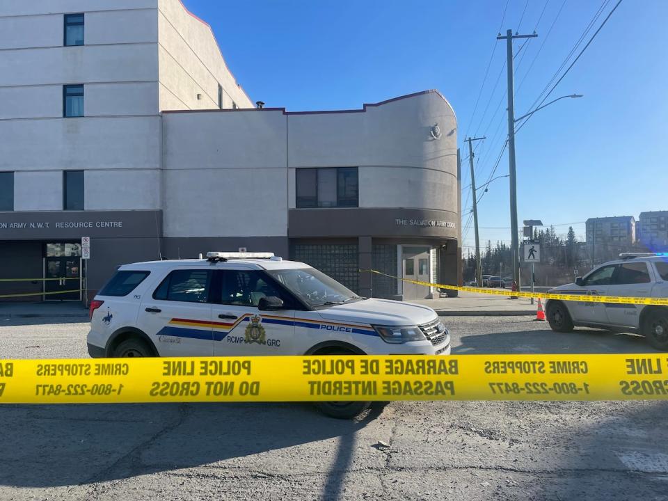 A photo of the scene on 45th Street in downtown Yellowknife on Wednesday morning.  (Kate Kyle/CBC - image credit)