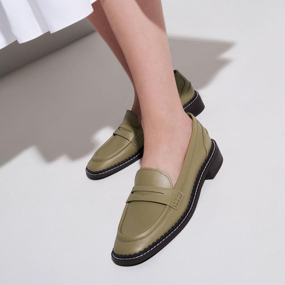 樂福鞋穿搭7大秒增高級感靈感！時裝達人熱捧厚底Prada、Chanel Loafers｜#WearThisAllWeek