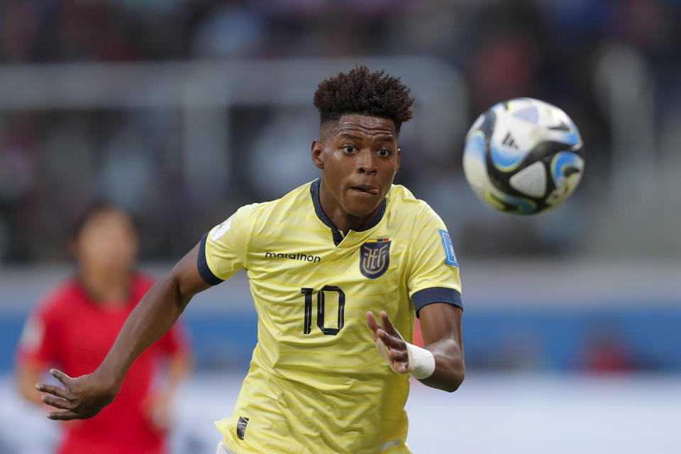 Ecuador's Nilson Angulo eyes the ball during a FIFA U-20 World Cup round of 16 soccer match against South Korea at the Madre de Ciudades stadium in Santiago del Estero, Argentina, Thursday, June 1, 2023. (AP Photo/Nicolas Aguilera)