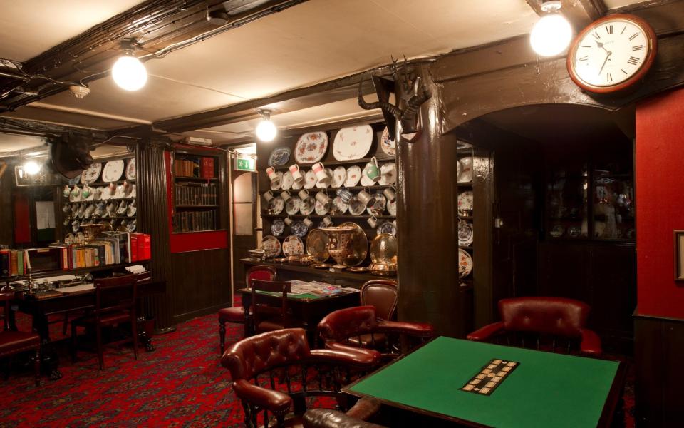 The basement at Pratt's Gentleman's Club in London - Khaled Kassem