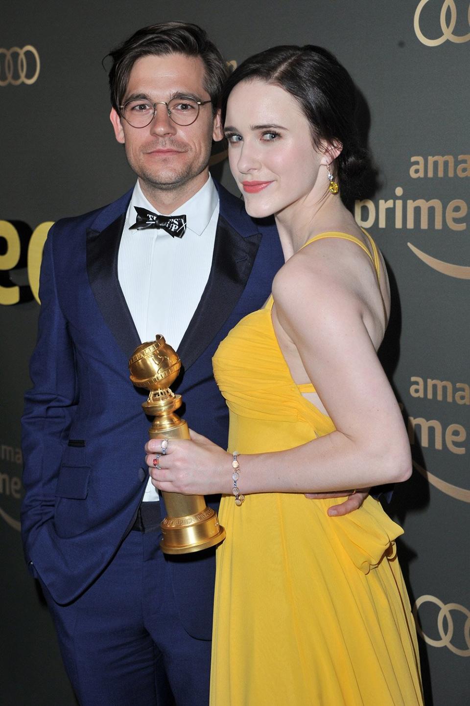 BEVERLY HILLS, CALIFORNIA - JANUARY 06: Jason Ralph (L) and Rachel Brosnahan attend Amazon Prime Video's Golden Glove Awards after party at The Beverly Hilton Hotel on January 06, 2019 in Beverly Hills, California. (Photo by Allen Berezovsky/WireImage,)