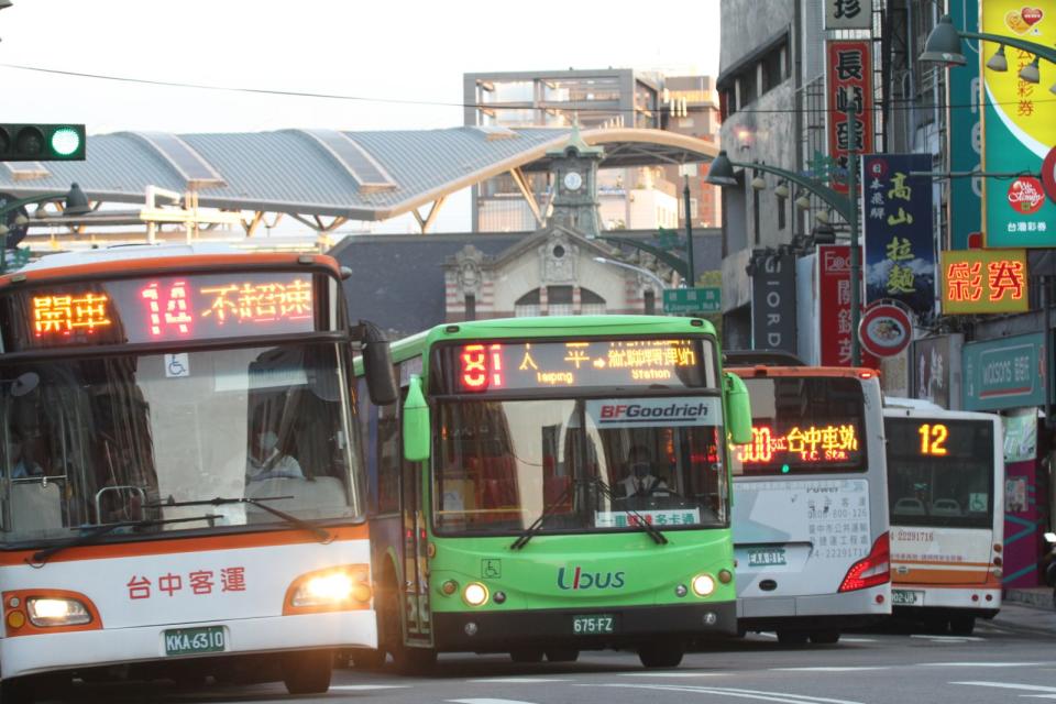 台中市政府為推動免費公車政策，每年補助逾30億元給客運業者。王乙徹攝