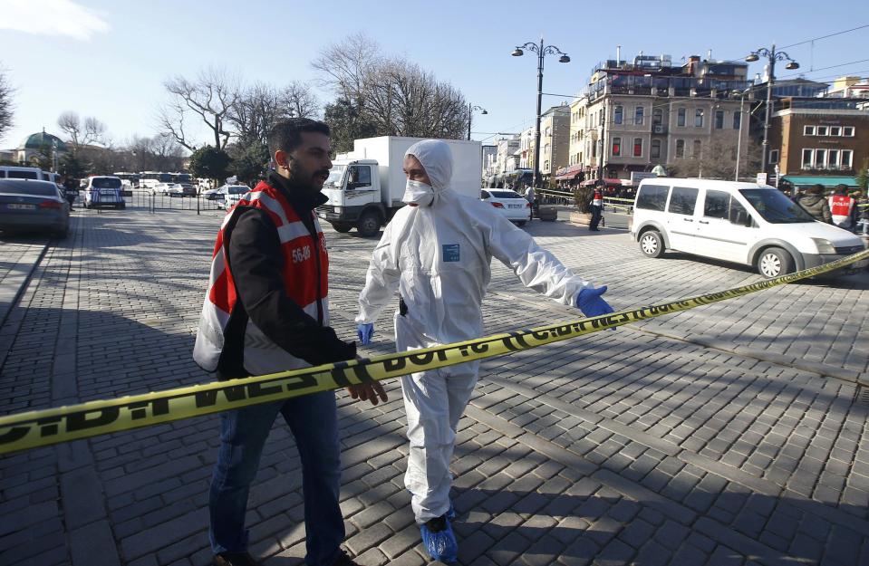 Deadly suicide bomb blast in Istanbul, Turkey