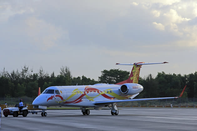 Chan's Embraer Legacy 650 touches down in Singapore on Sunday afternoon. (Photo courtesy of Embraer)