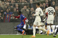 Crystal Palace's Tyrick Mitchell scores his side's third goal during the English Premier League soccer match between Crystal Palace and Manchester United at Selhurst Park stadium in London, England, Monday, May 6, 2024. (AP Photo/Ian Walton)