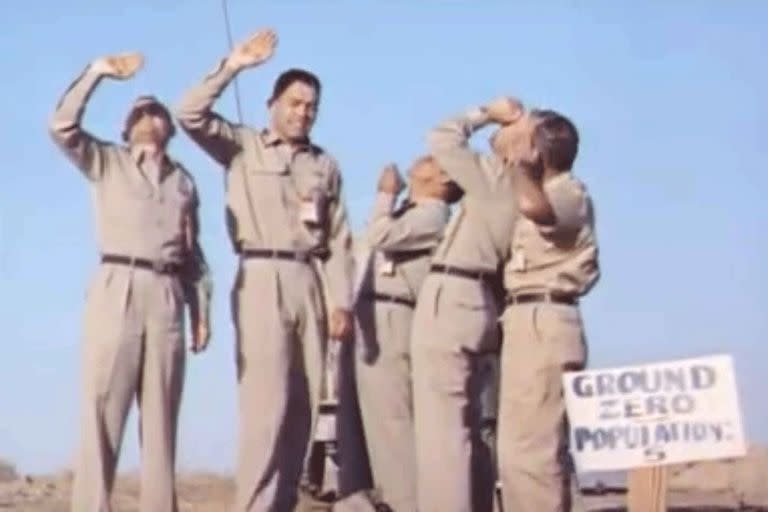 Los voluntarios que vieron el estallido sobre sus cabezas fueron el coronel Sidney Bruce, el teniente coronel Frank P. Ball, el mayor Norman “Bodie” Bodinger, el mayor John Hughes y Donald Allen Luttrell