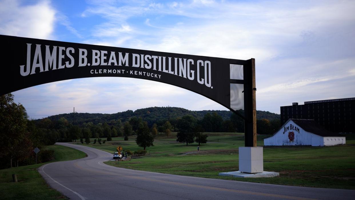 entrance to james b beam distilling co set in the idyllic countryside of clermont kentucky