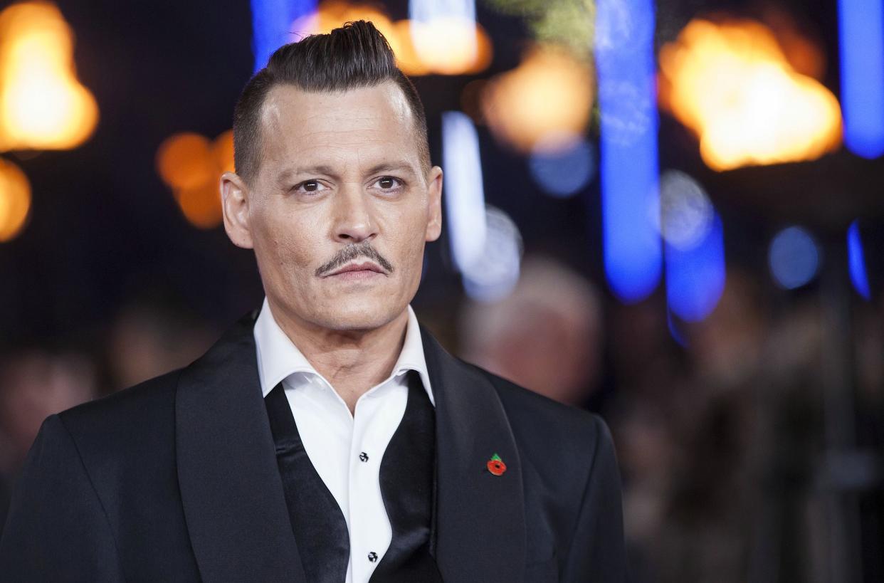 Johnny Depp bei der Premiere von “Mord im Orient Express” (Bild: 20th Century Fox Home Entertainment)