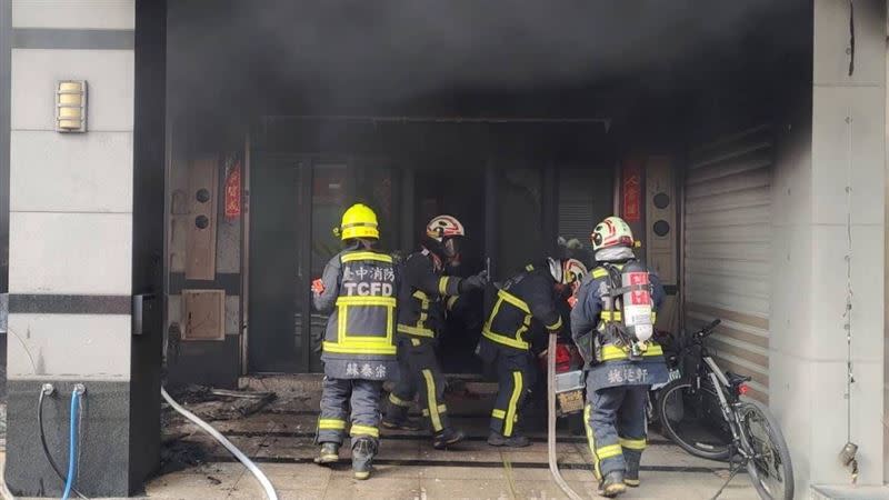 台中大雅區11日發生點交糾紛，釀縱火案3死1重傷。（圖／翻攝畫面）