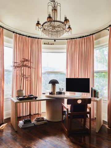 <p>Design by Jess Bunge and Styled by Emily Bowser for <a href="https://stylebyemilyhenderson.com/" data-component="link" data-source="inlineLink" data-type="externalLink" data-ordinal="1">Emily Henderson Design</a> / Photo by Sara Ligorria-Tramp</p>