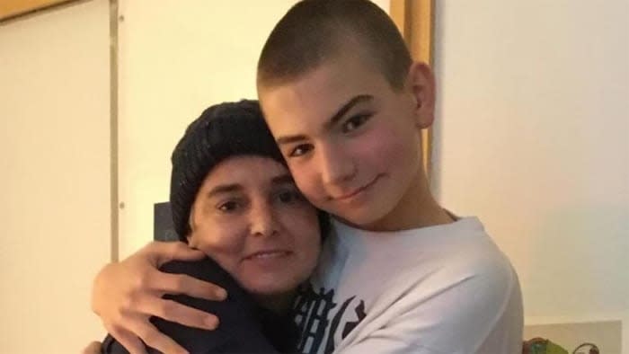 Sinead OConnor con su hijo fallecido Shane