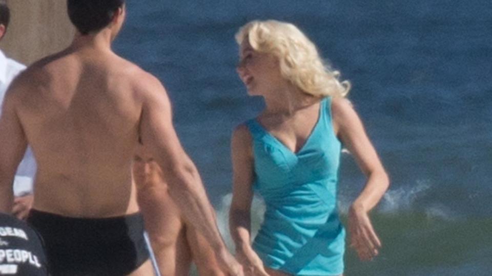 Julianne Hough Stuns In Retro Bikini On Set Of Bigger See The Pics 