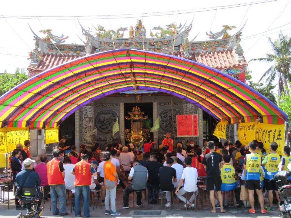 要拆庫房還地不符史實鹿港福靈宮信眾召開陳情大會。（記者何國榮攝）