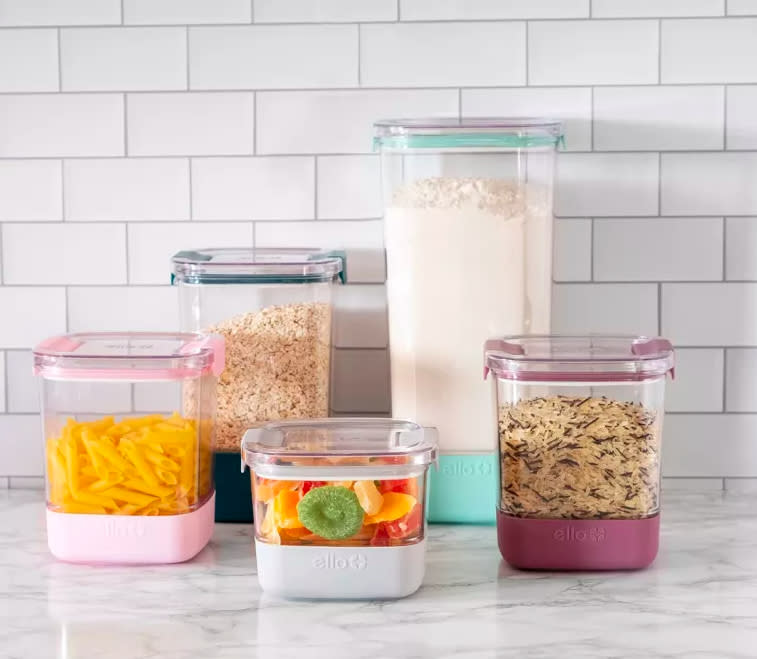 The storage canisters with food in them