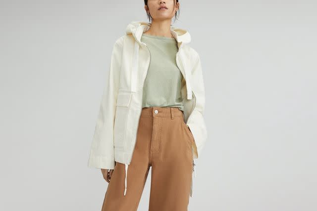 <p>Everlane</p>