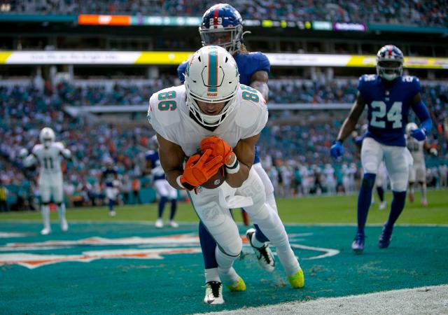 Raiders sign WR Mack Hollins to one-year deal