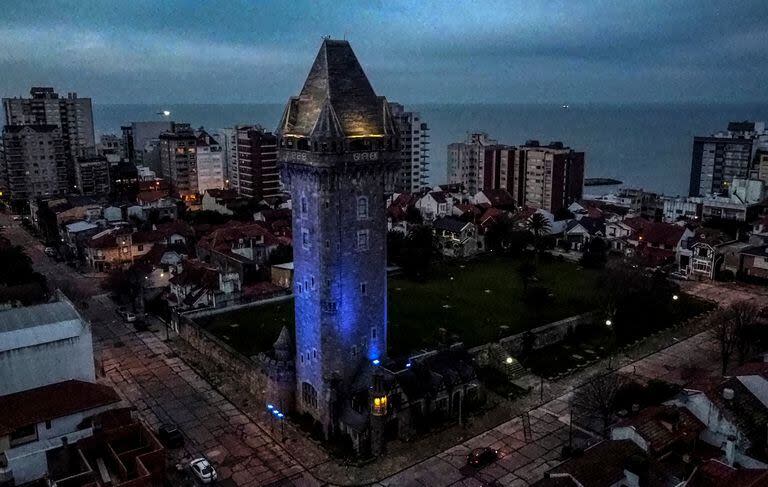 La Torre Tanque se encuentra en las cercanías de Playa Varese