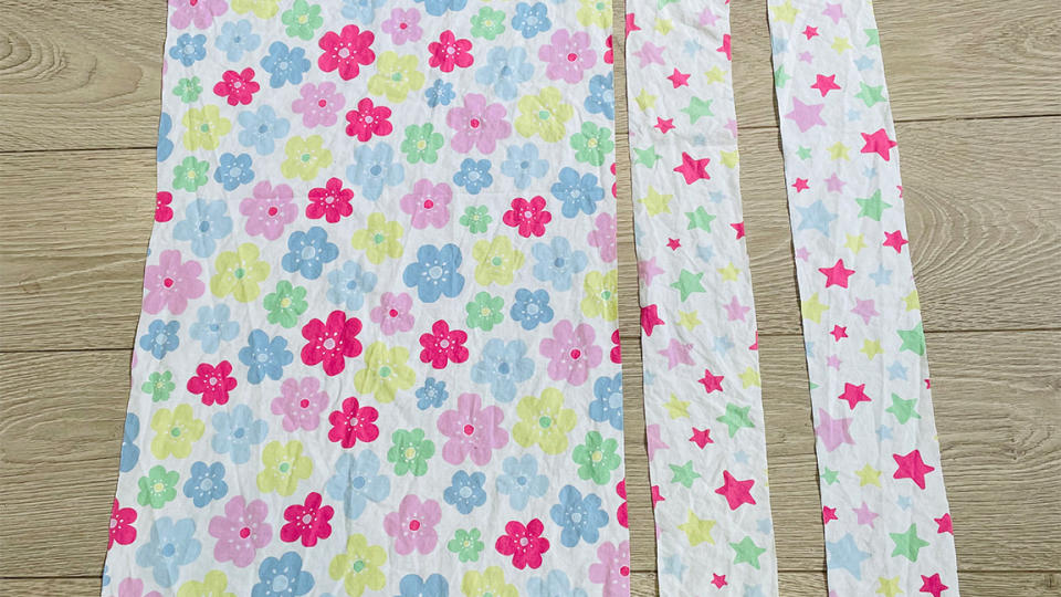 How to make a tote bag; flower fabric cut into thin strips