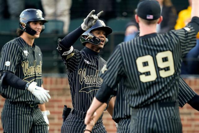 Reno High grad Grinsell helps Oregon baseball team advance to NCAA Super  Regional