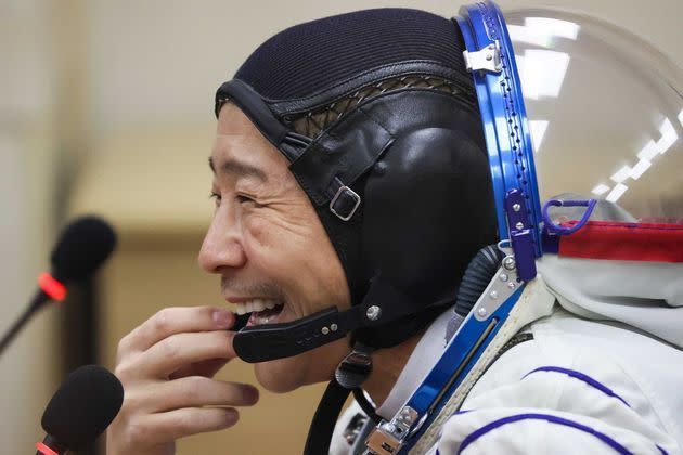 <p>Le milliardaire japonais Yusaku Maezawa, son assistant Yozo Hirano et le cosmonaute Alexandre Missourkine ont décollé du cosmodrome russe de Baïkonour au Kazakhstan, le 8 décembre 2021.</p>