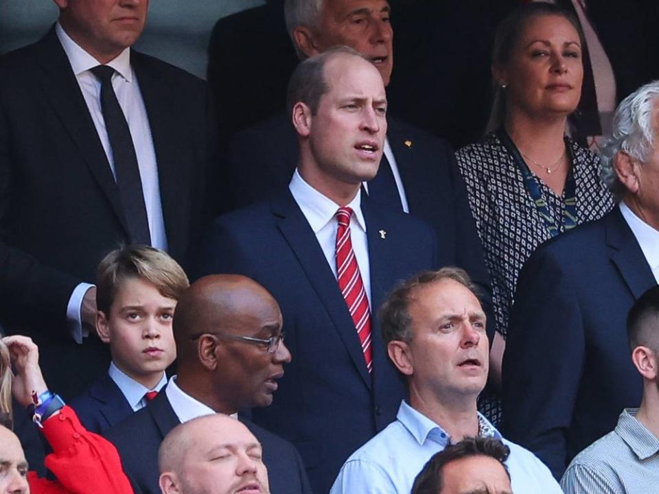 Prinz George und Prinz William im Stadion. (Bild: IMAGO/Inpho Photography)