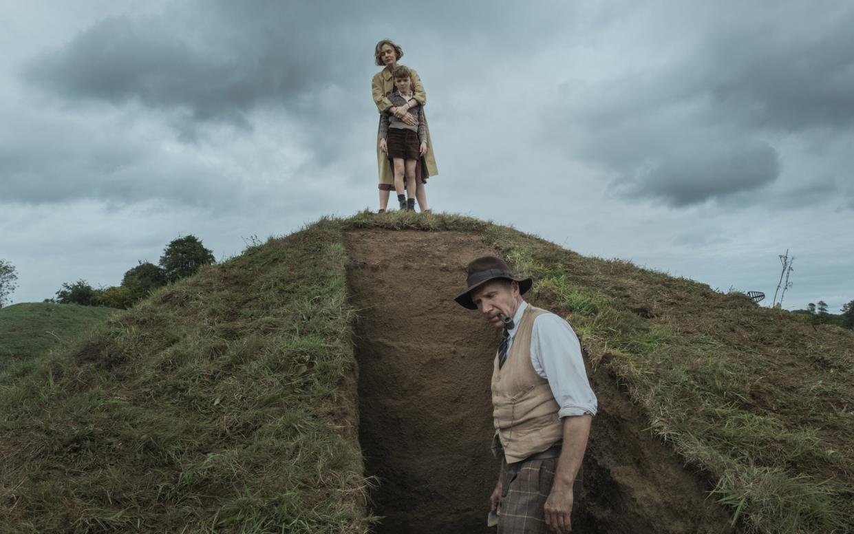 Carey Mulligan and Ralph Fiennes in The Dig on Netflix - Larry Horricks/Netflix