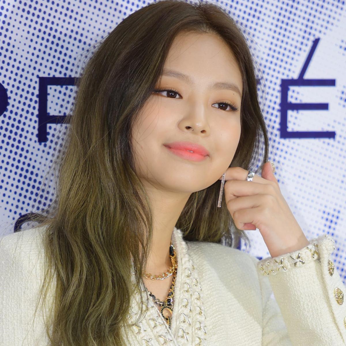 Blackpink's Jennie Debuts Peachy Orange Hair