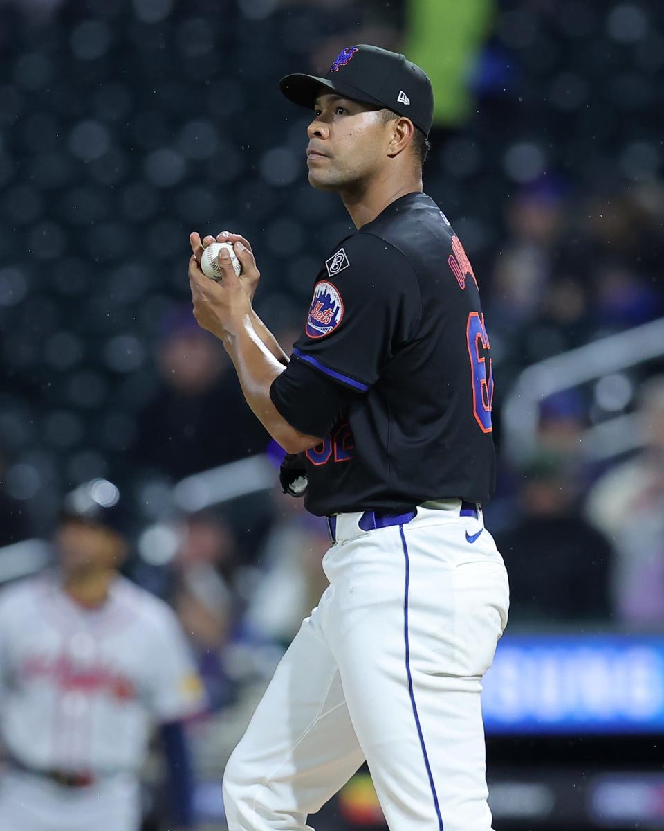 New York Mets starting pitcher Jose Quintana (62) reacts during the third inning against the Atlanta Braves on May 10, 2024, at Citi Field.