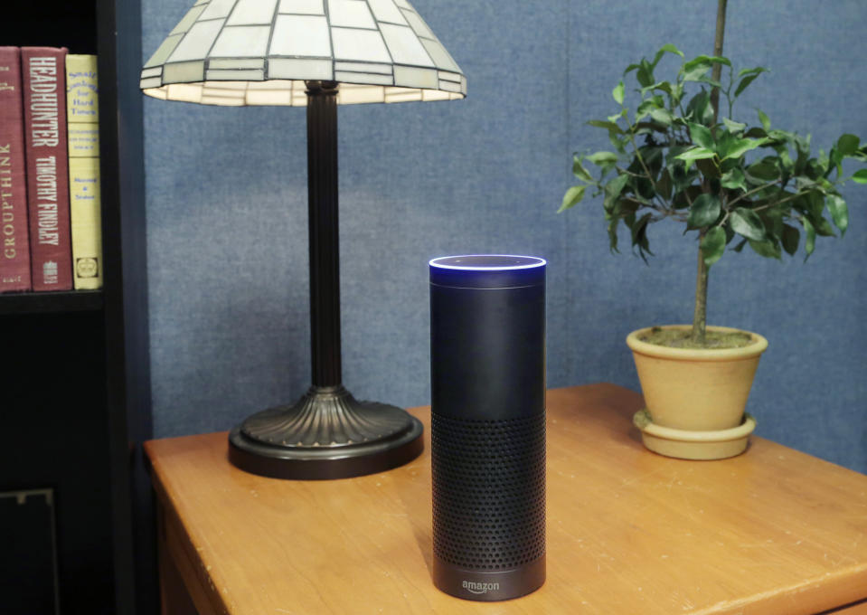 Amazon Echo, con assistente Alexa (AP)