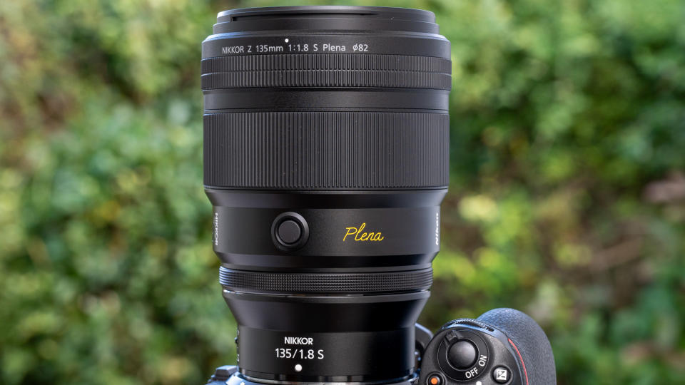 Nikon Z 135mm f/1.8 S Plena