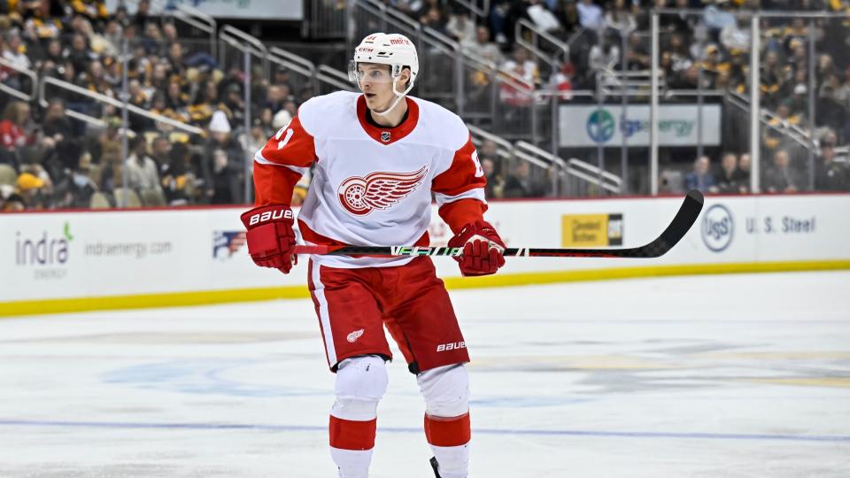 After firing at a point-per-game pace to start the season, Dominik Kubalik should be on your fantasy hockey radar as he looks to get back on track. (Getty Images)