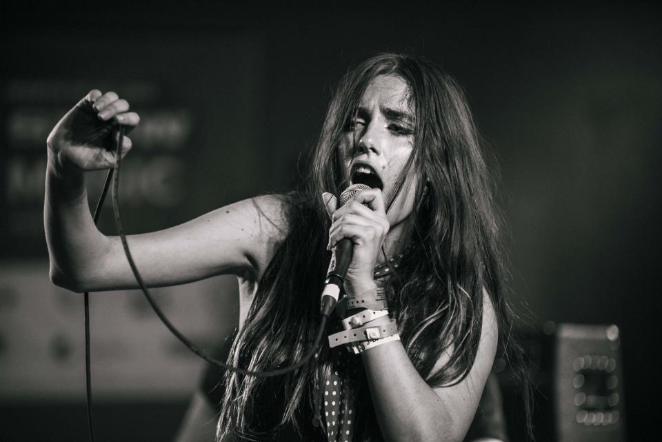 <h1 class="title">Ryn Weaver, 2015</h1> <cite class="credit">Photo: Getty Images</cite>