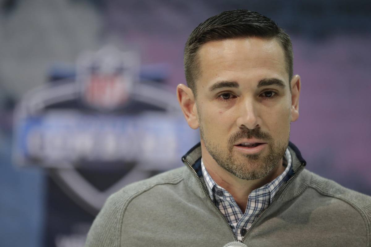 Matt LaFleur has big challenge coaching Aaron Rodgers, as new Packers story  outlines