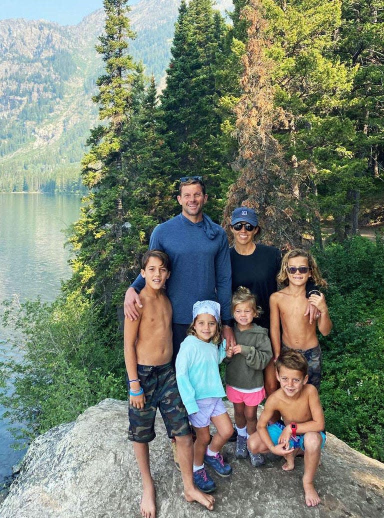 Nick Coniglio with his wife, Carissa, and their children (left to right): Nicholas, Catarina, Maria, Andres and Frank.
