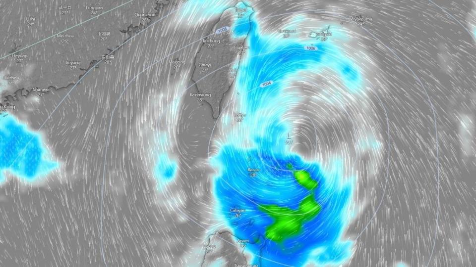 歐洲數值模式10/5雨區及風場。（圖／翻攝自「台灣颱風論壇｜天氣特急」臉書）