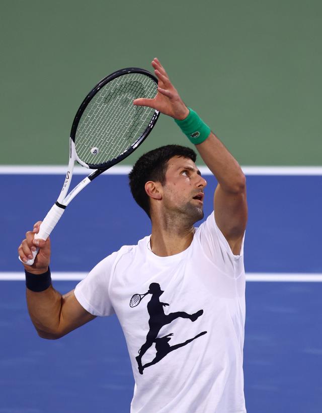In preparation for the Dubai Duty Free Men's Open, tennis legend Photo  d'actualité - Getty Images