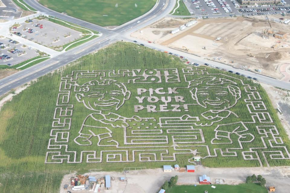 Obama and Romney corn maze in Utah's Cornbelly