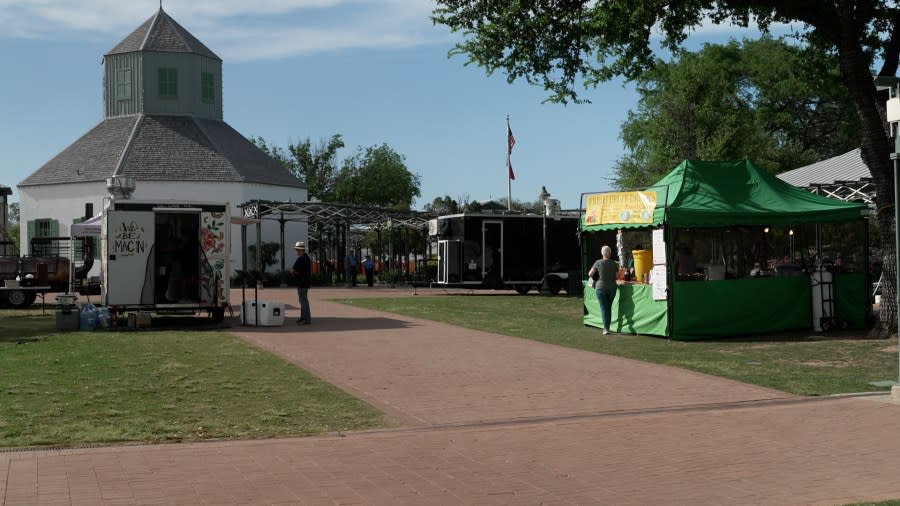 Fredericksburg’s town square remained relatively empty Sunday afternoon, despite food trucks and port-a-pottys set up, ready for visitors. (Credit: Eric Henrikson/KXAN)