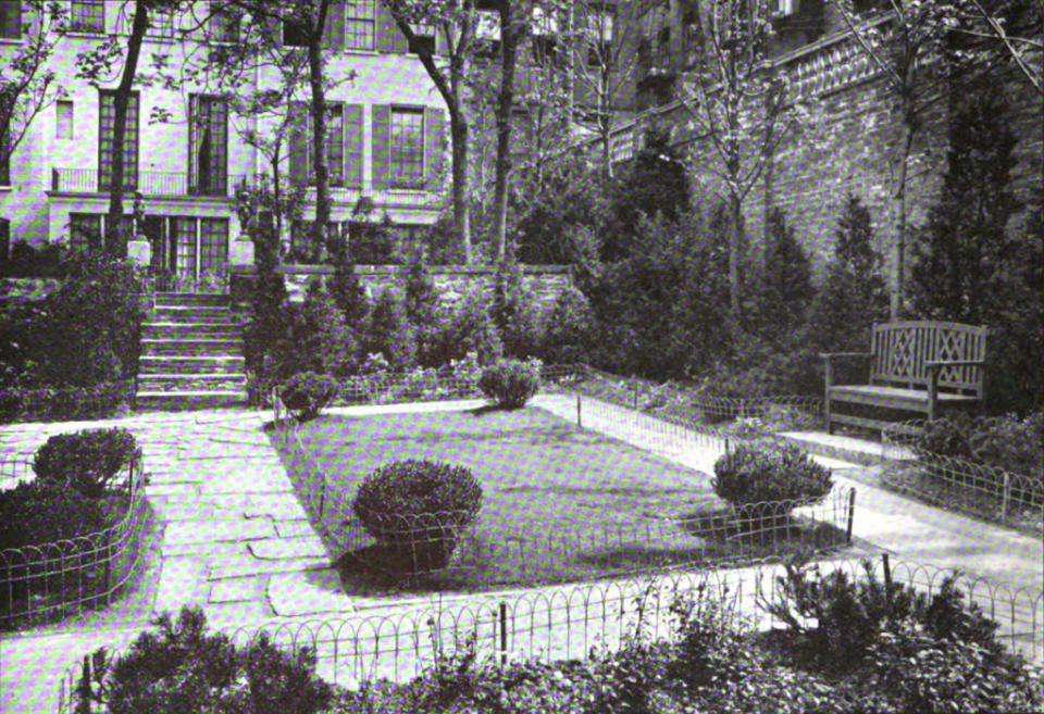 The garden in 1921. University of Illinois Library