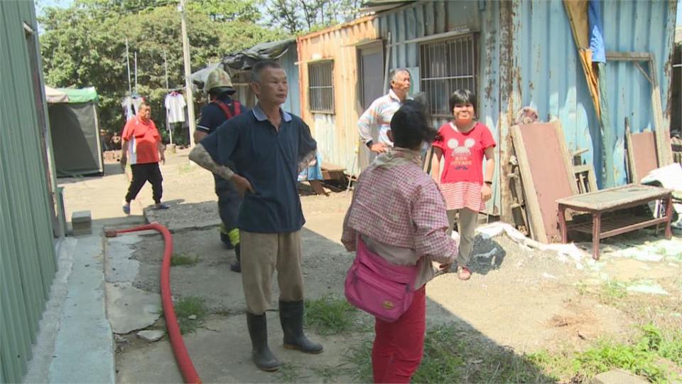 九九峰山底下坪林里　野火逼近附近民宅