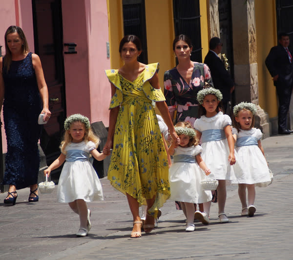 monaco-wedding-flower-girls